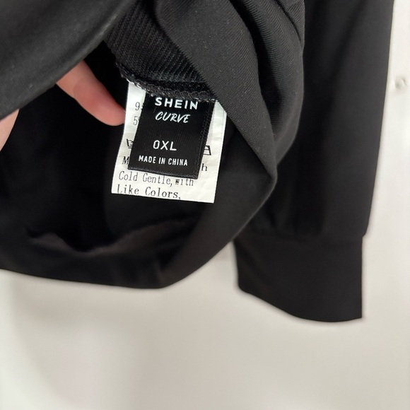 🎉4/30$🎉 Shein Black Zip-Up Hoodie – Size XL - Picture 3 of 4